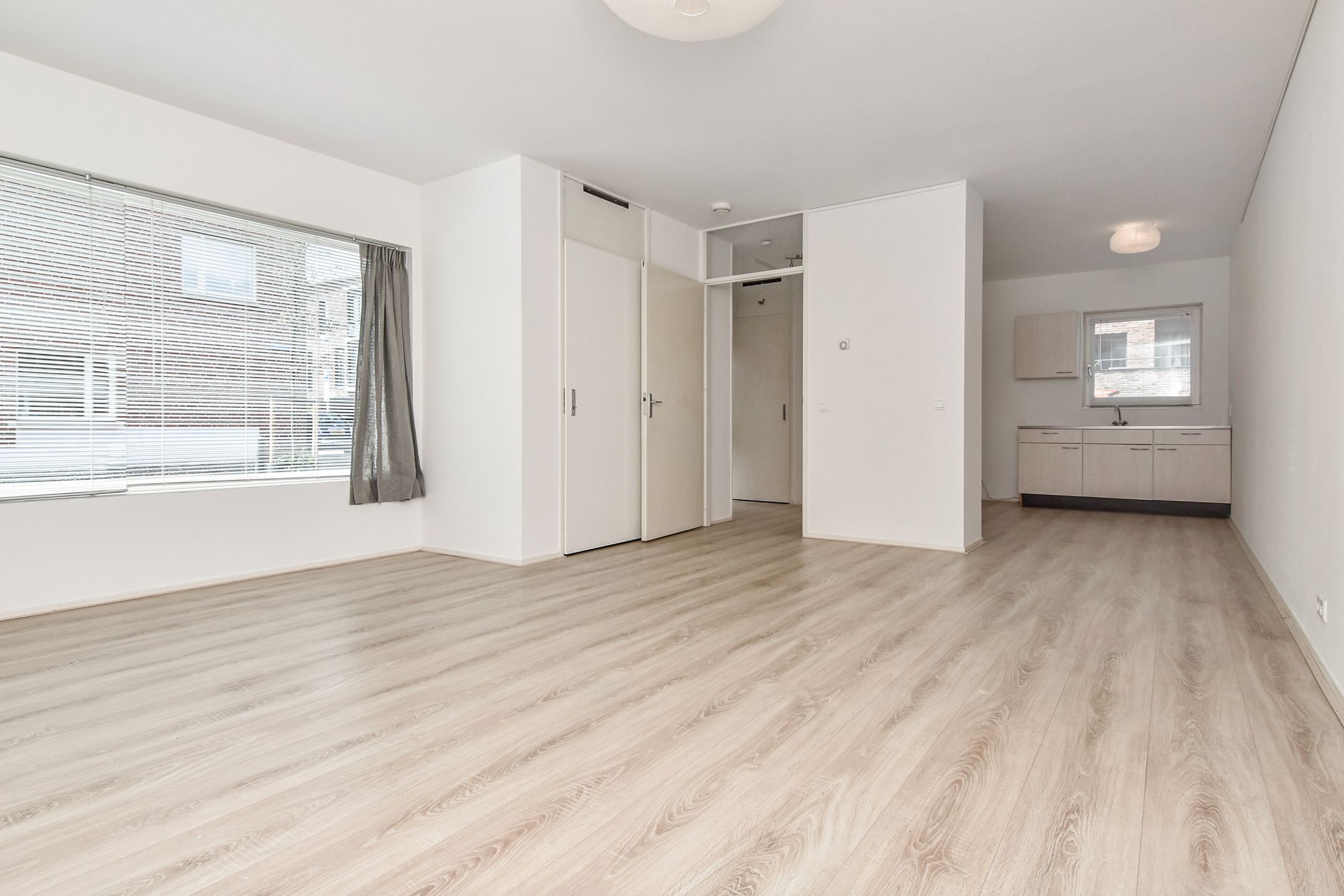 Modern Corner House with Rooftop Terrace in Scheveningen — 12