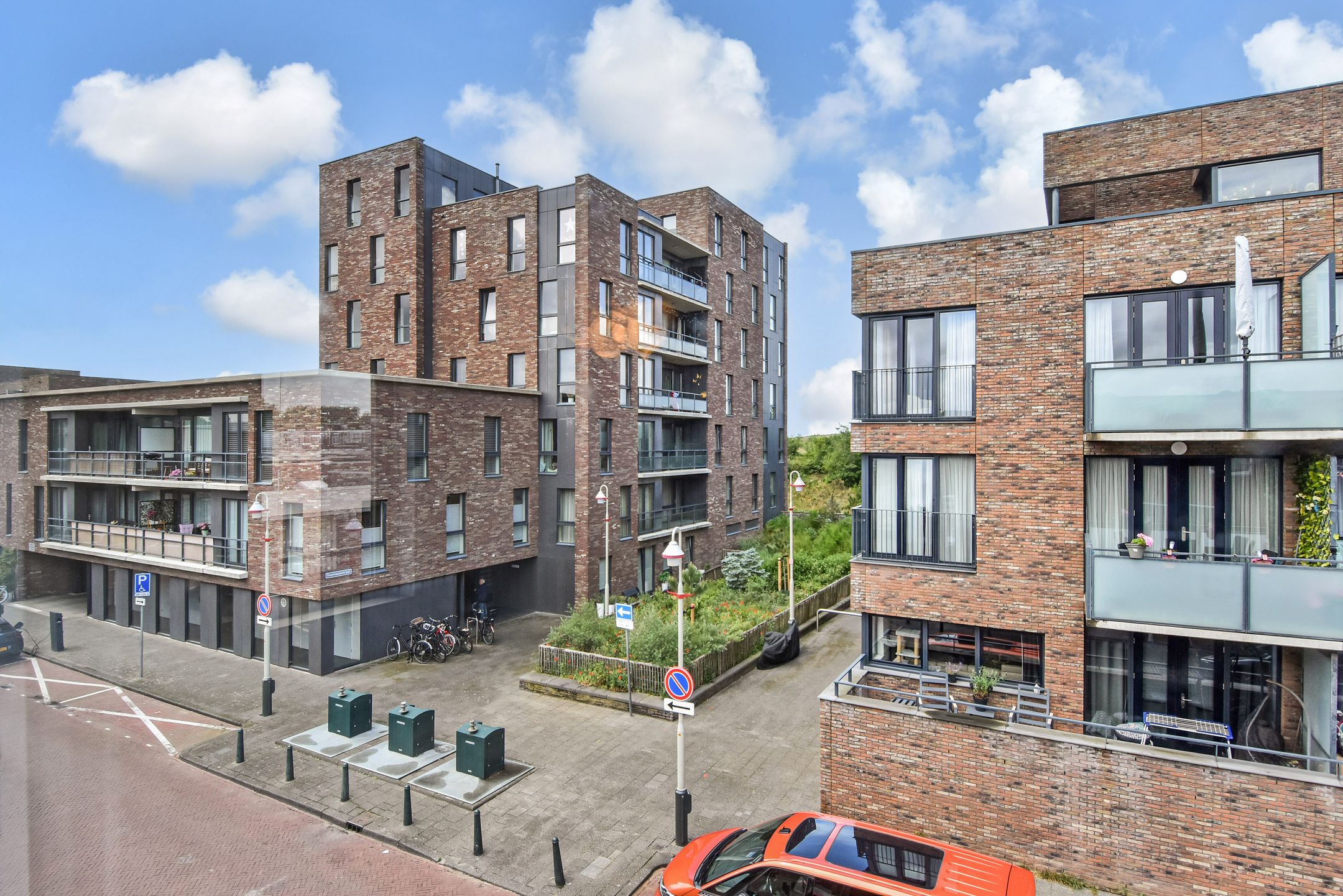 Modern Corner House with Rooftop Terrace in Scheveningen — 42