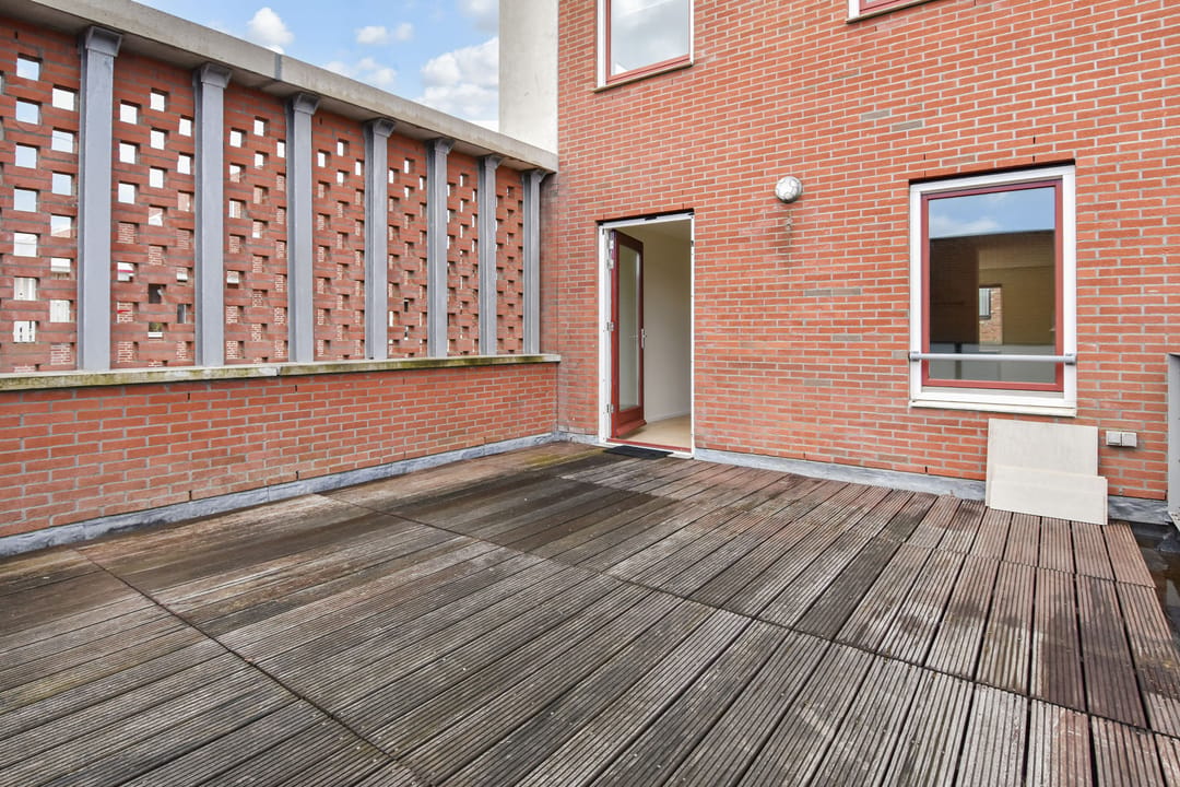 Modern Corner House with Rooftop Terrace in Scheveningen — 22