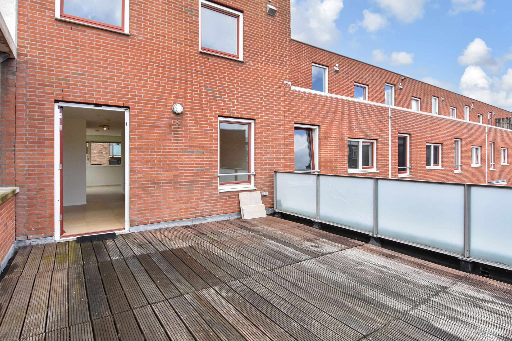 Modern Corner House with Rooftop Terrace in Scheveningen — 24