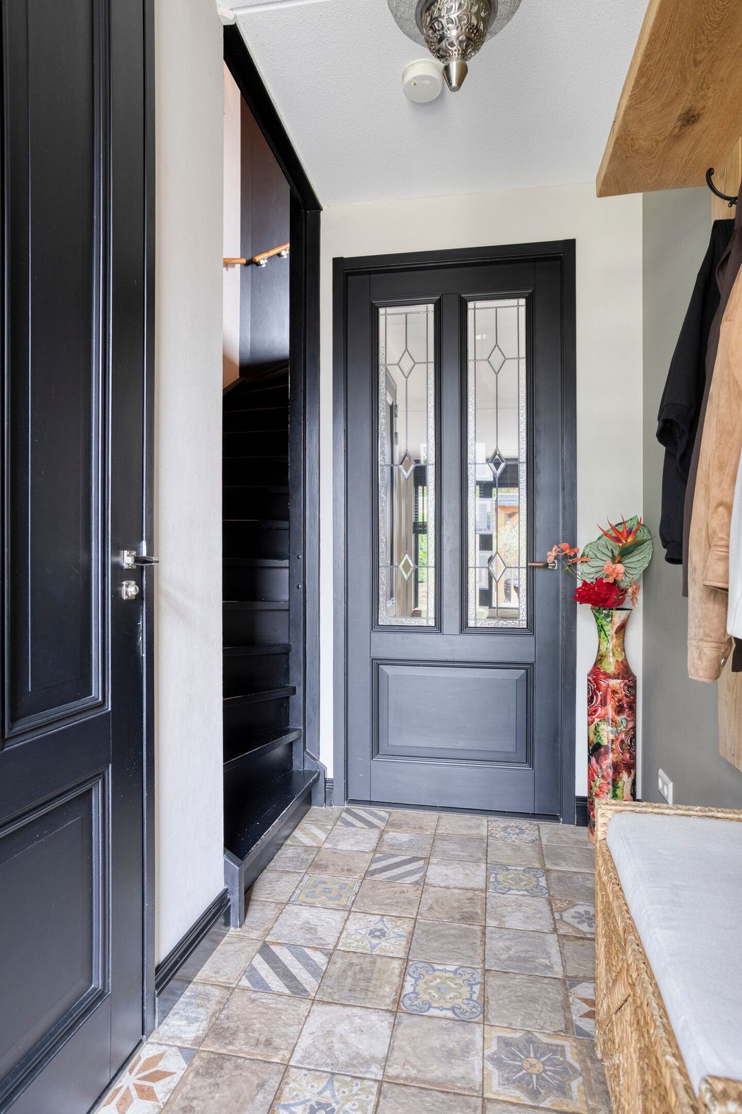 Spacious Corner Home with Premium Finishes and Sunny Garden Canopy — 7