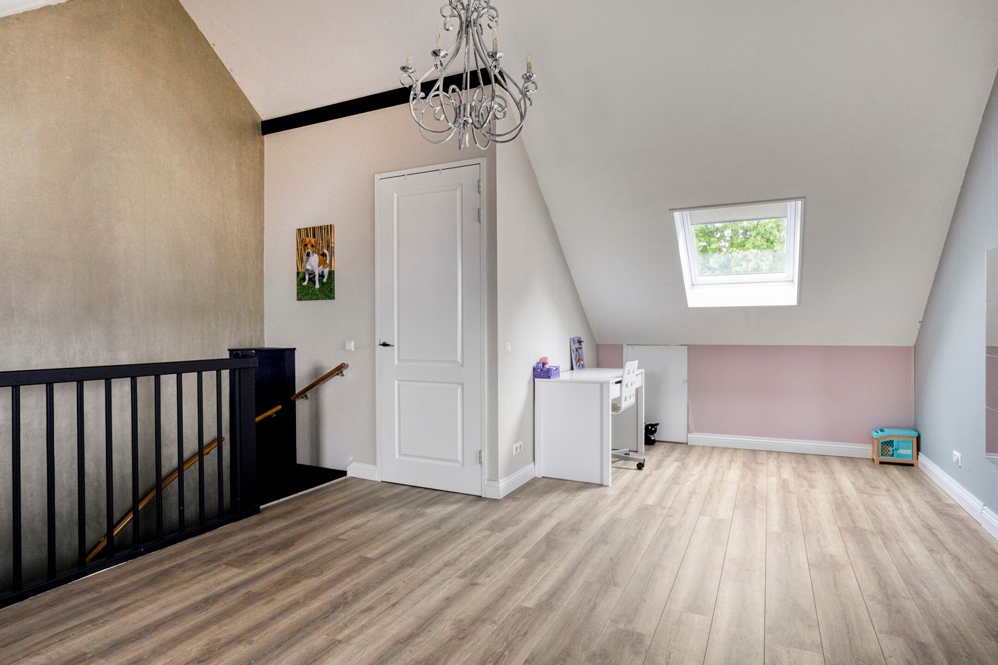 Spacious Corner Home with Premium Finishes and Sunny Garden Canopy — 40
