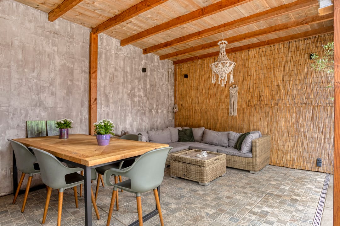 Spacious Corner Home with Premium Finishes and Sunny Garden Canopy — 46