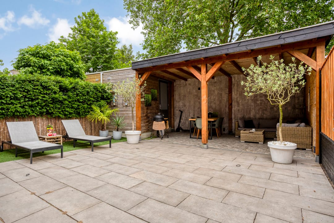 Spacious Corner Home with Premium Finishes and Sunny Garden Canopy — 43