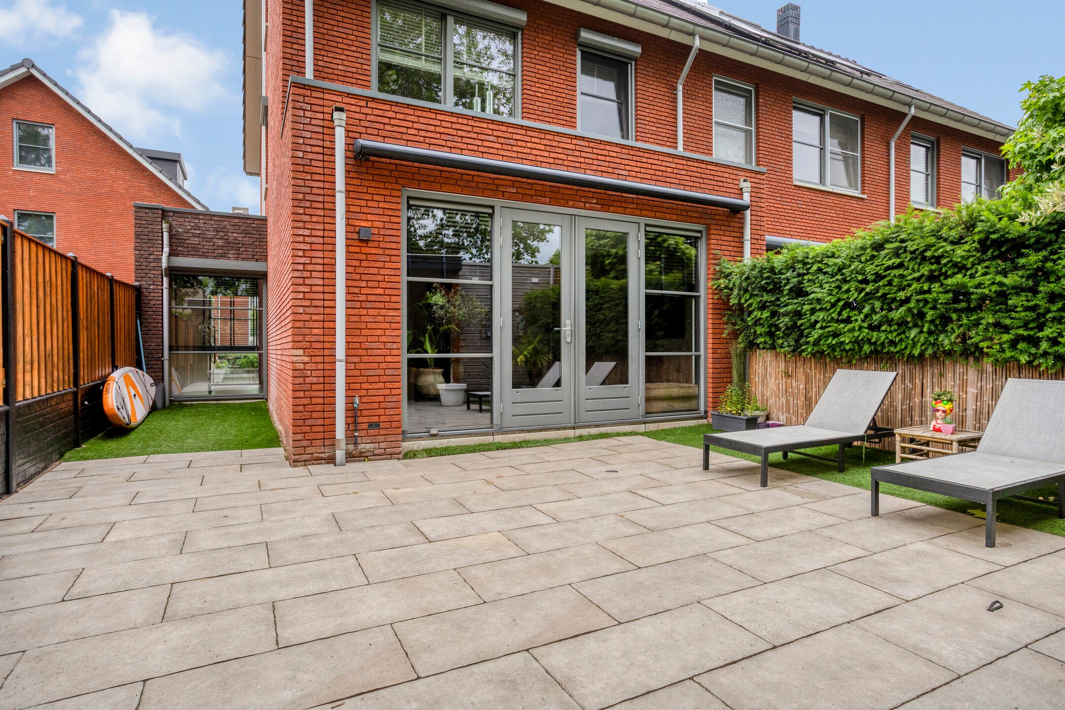 Spacious Corner Home with Premium Finishes and Sunny Garden Canopy — 45