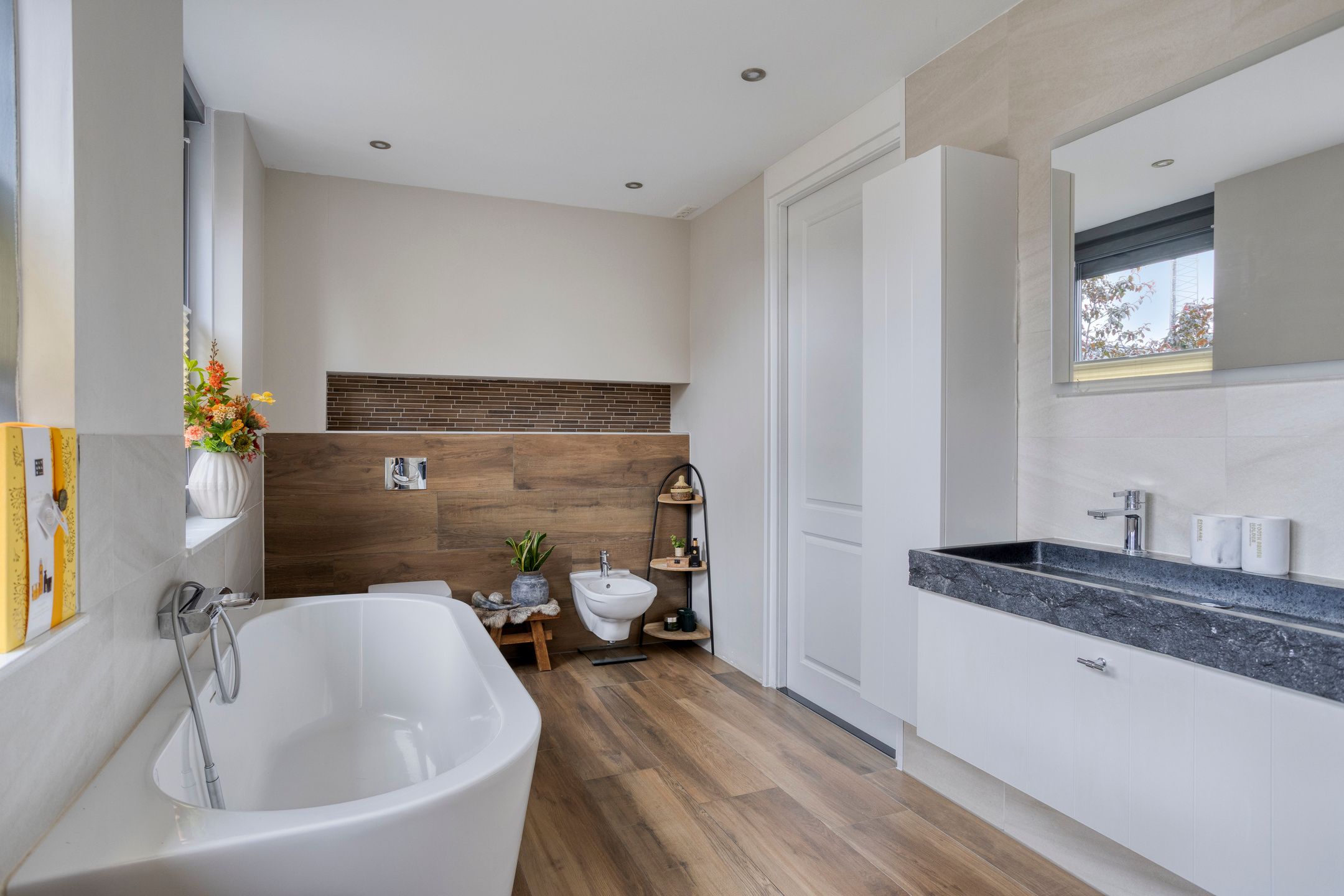 Spacious Corner Home with Premium Finishes and Sunny Garden Canopy — 30