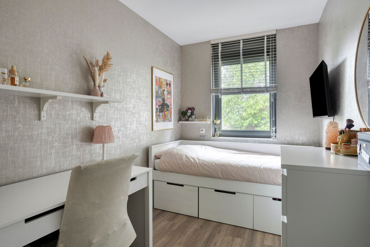 Spacious Corner Home with Premium Finishes and Sunny Garden Canopy — 34