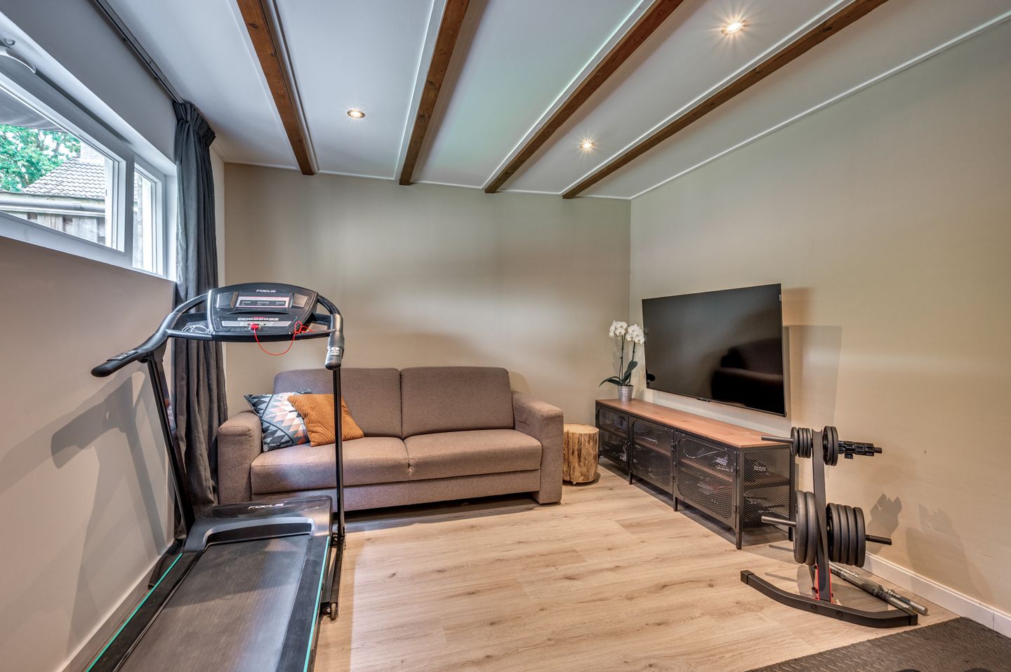 Spacious Detached Home with South-Facing Garden and Carport in Quiet Village Setting — 34