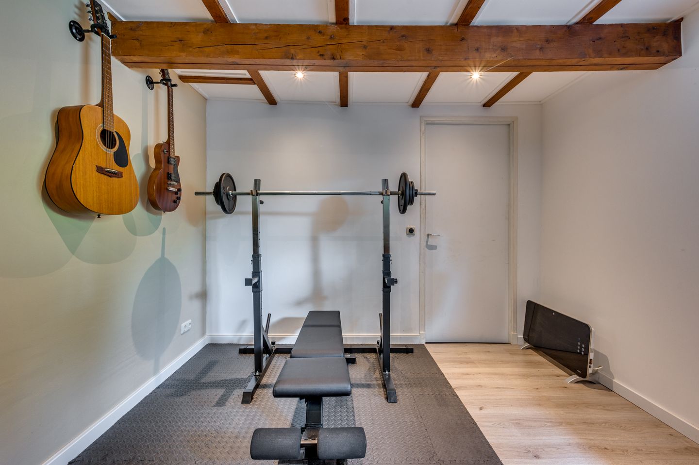 Spacious Detached Home with South-Facing Garden and Carport in Quiet Village Setting — 35