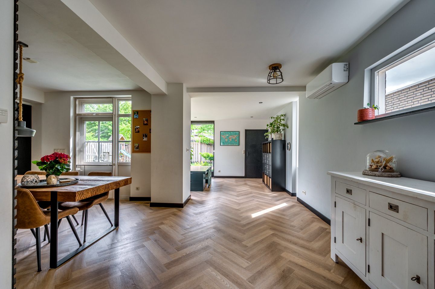 Spacious Detached Home with South-Facing Garden and Carport in Quiet Village Setting — 29