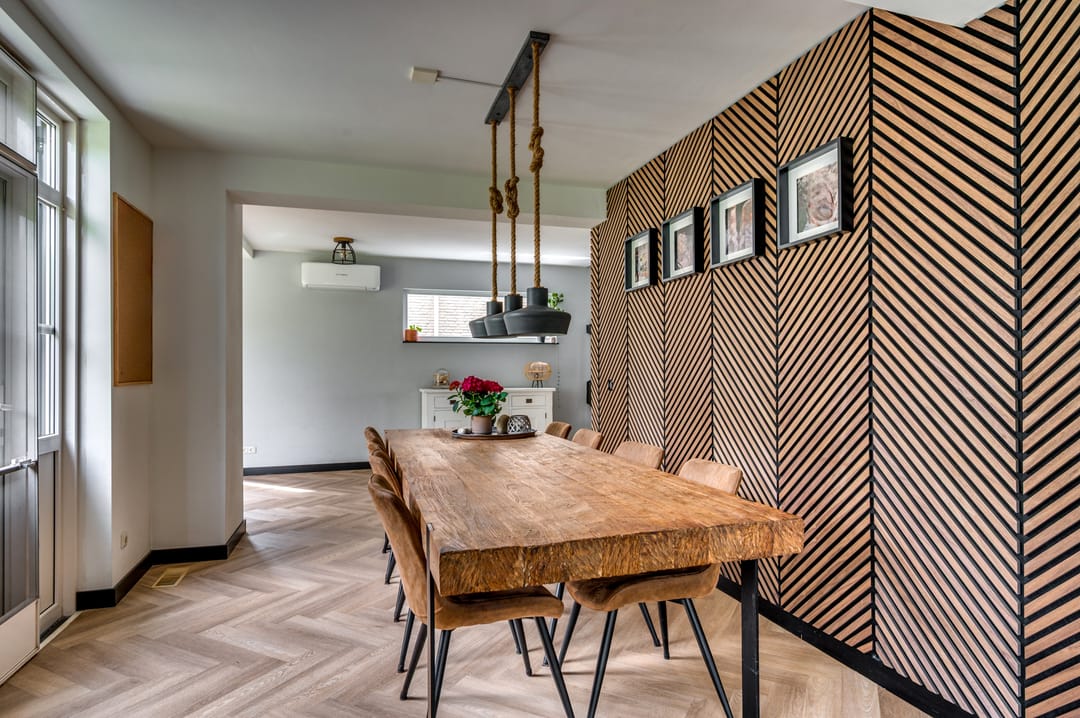 Spacious Detached Home with South-Facing Garden and Carport in Quiet Village Setting — 23