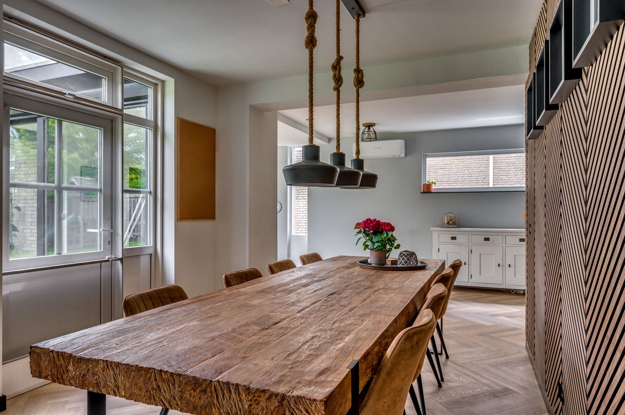 Spacious Detached Home with South-Facing Garden and Carport in Quiet Village Setting — 24