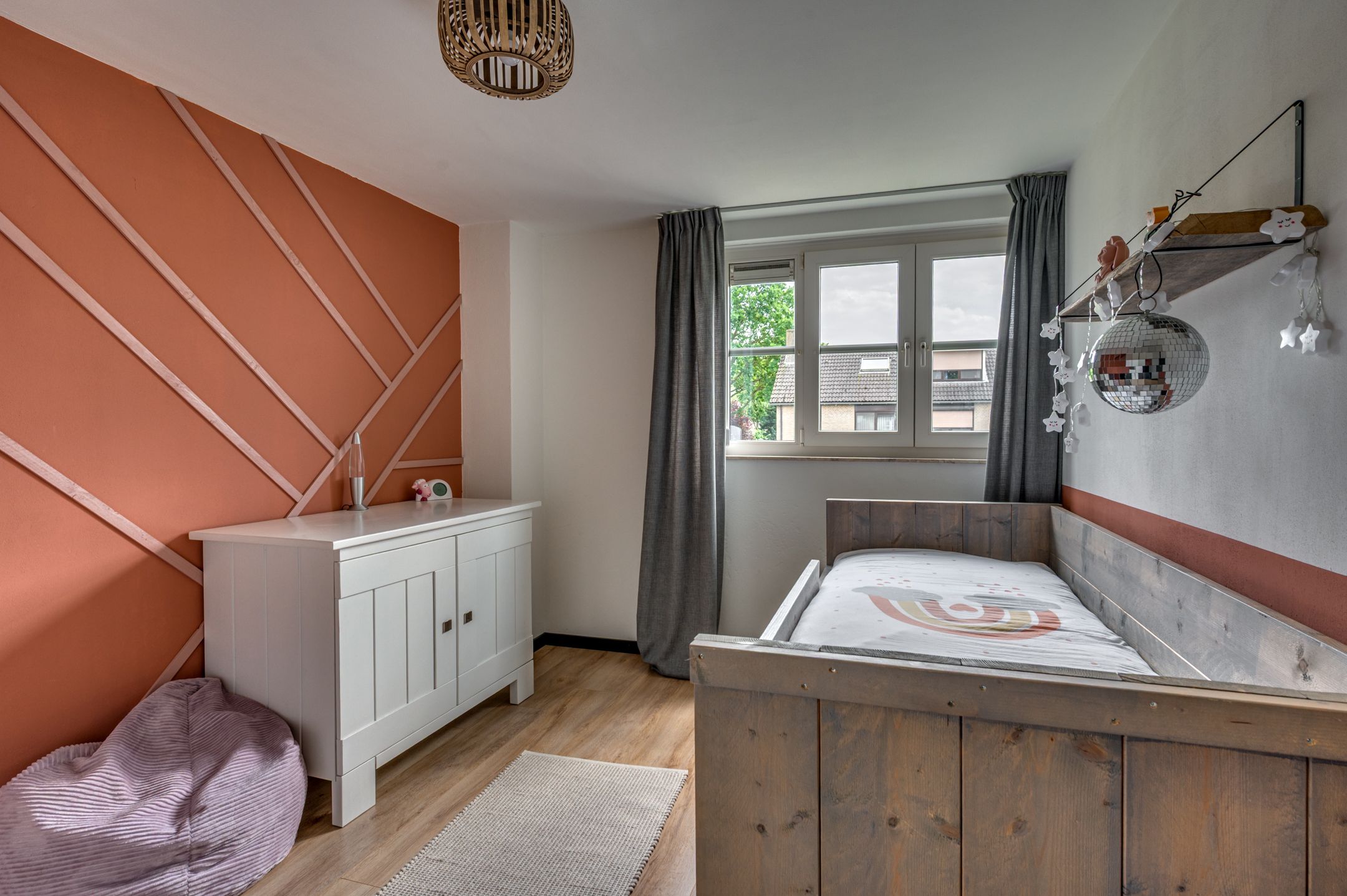 Spacious Detached Home with South-Facing Garden and Carport in Quiet Village Setting — 45