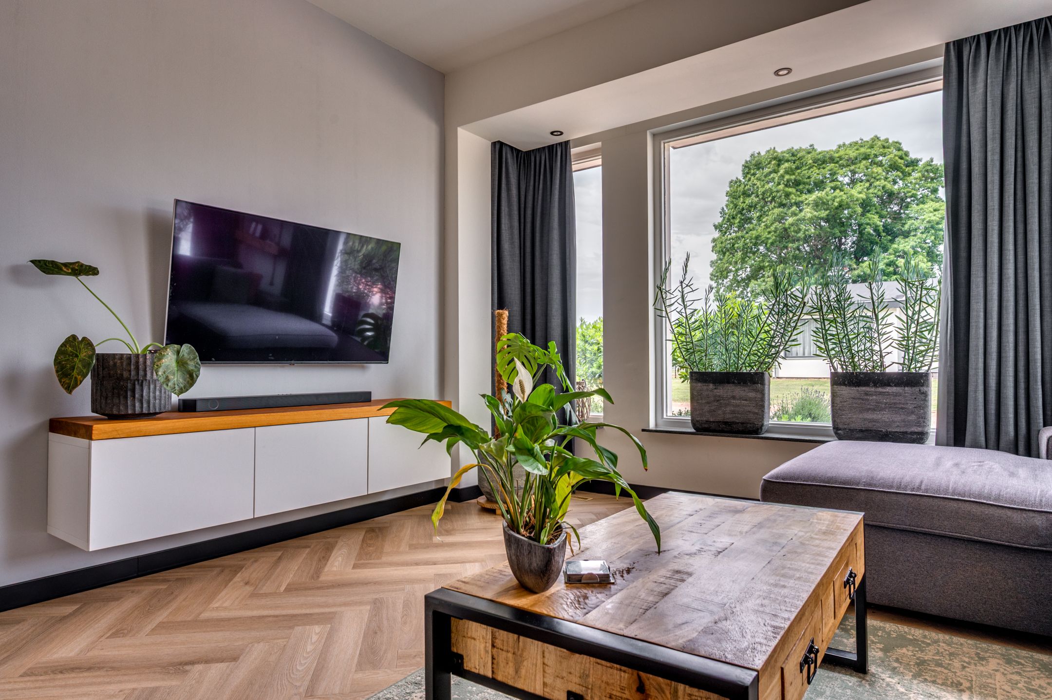Spacious Detached Home with South-Facing Garden and Carport in Quiet Village Setting — 9
