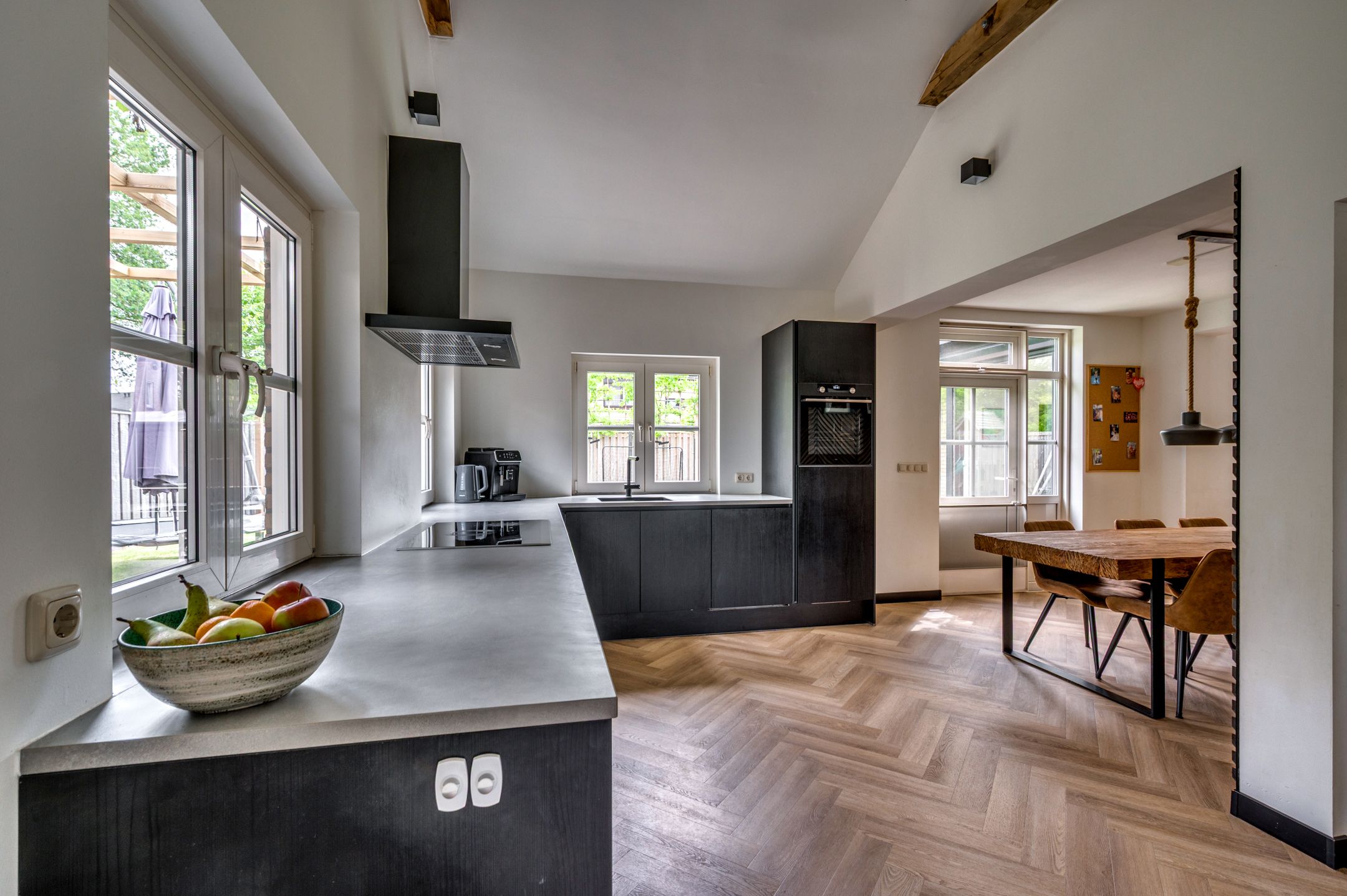Spacious Detached Home with South-Facing Garden and Carport in Quiet Village Setting — 15