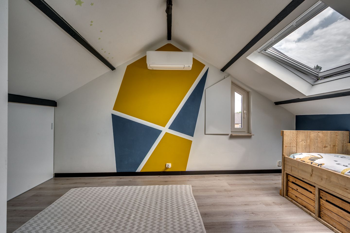 Spacious Detached Home with South-Facing Garden and Carport in Quiet Village Setting — 50