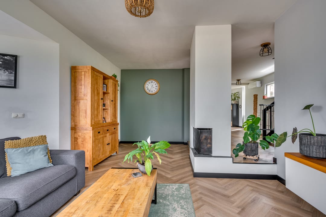 Spacious Detached Home with South-Facing Garden and Carport in Quiet Village Setting — 13
