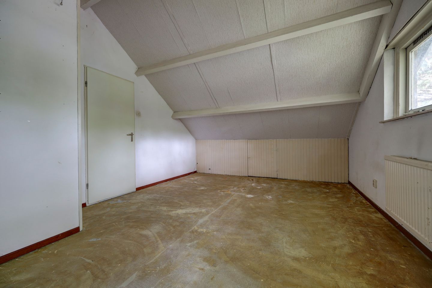 Spacious Corner Family Home with 4 Bedrooms and South-Facing Garden — 29