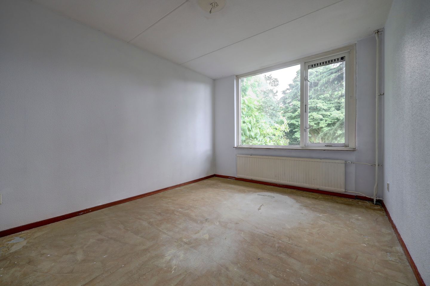 Spacious Corner Family Home with 4 Bedrooms and South-Facing Garden — 20