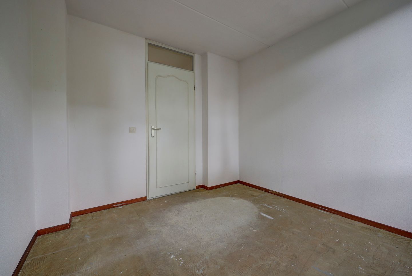 Spacious Corner Family Home with 4 Bedrooms and South-Facing Garden — 19