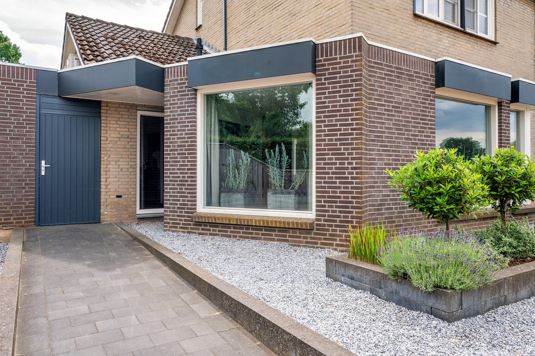 Spacious Detached Home with South-Facing Garden and Carport in Quiet Village Setting — 67