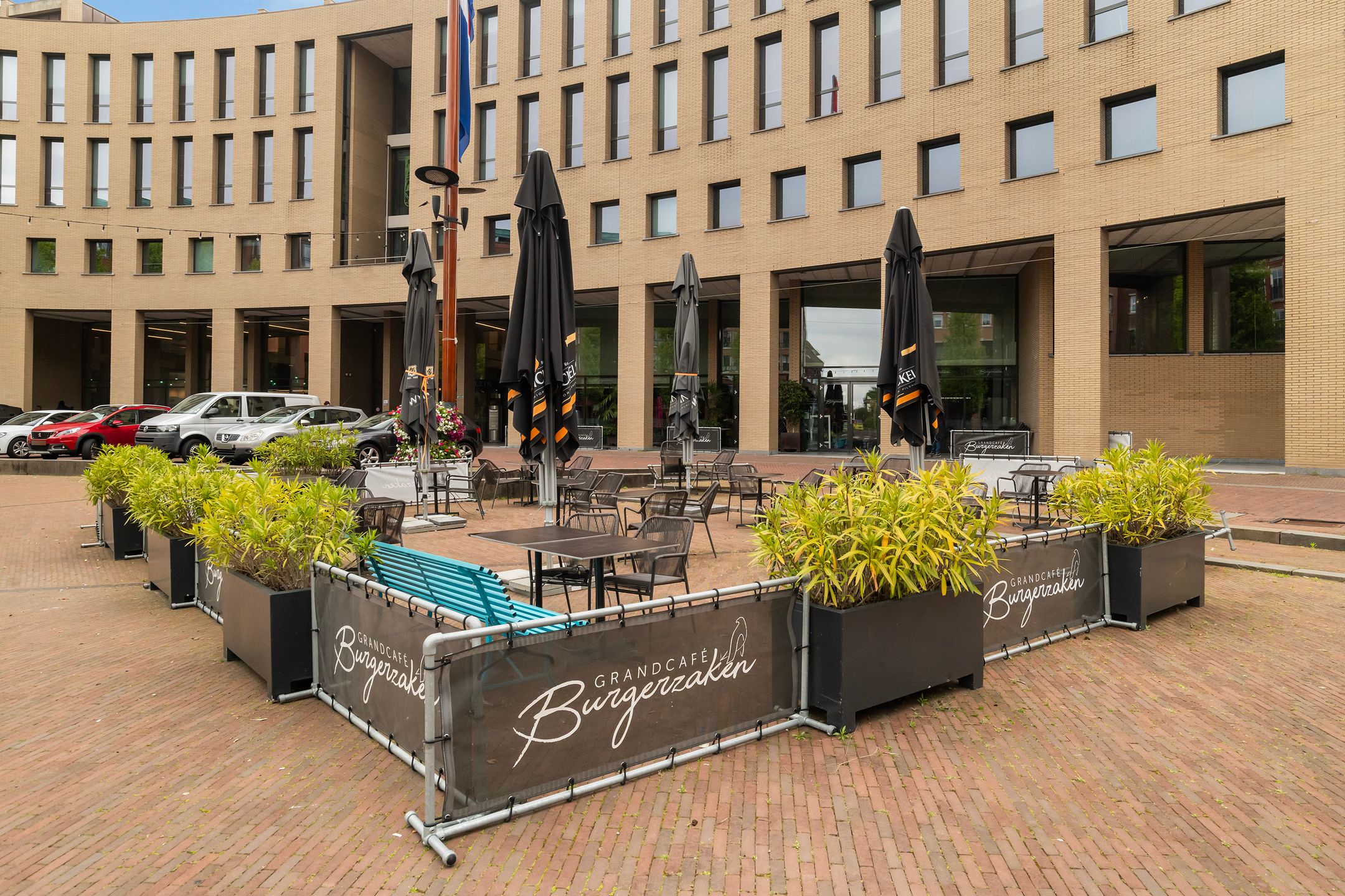 Spacious Top-Floor Apartment with Rooftop Terrace in City Center — 51