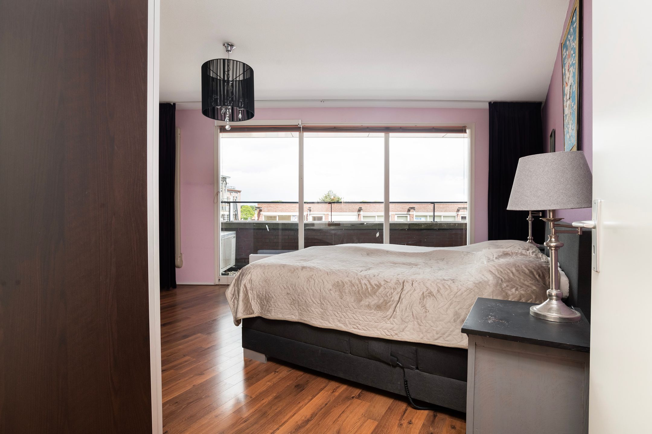Spacious Top-Floor Apartment with Rooftop Terrace in City Center — 27
