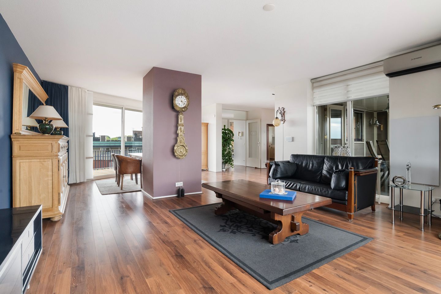 Spacious Top-Floor Apartment with Rooftop Terrace in City Center — 14