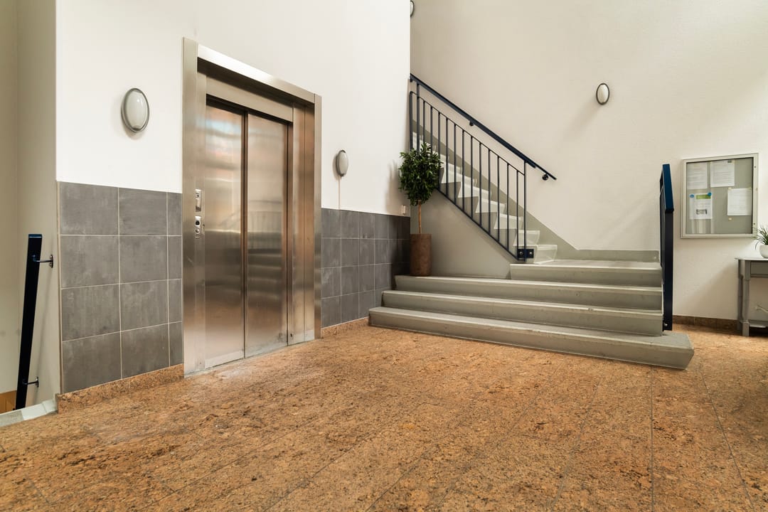 Spacious Top-Floor Apartment with Rooftop Terrace in City Center — 47