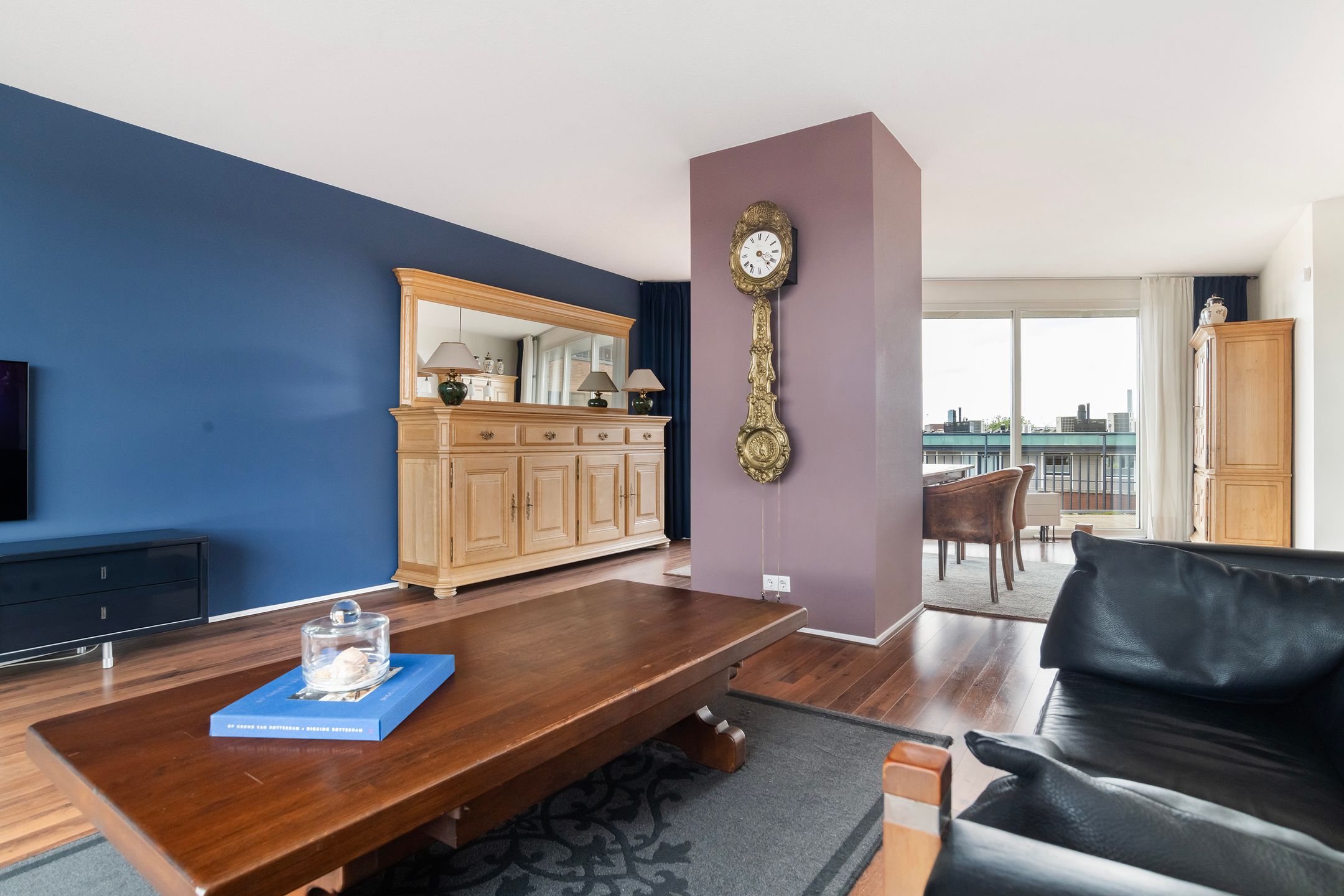Spacious Top-Floor Apartment with Rooftop Terrace in City Center — 12