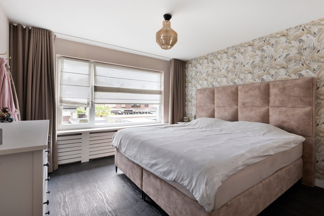 Spacious Corner Home with Garage in Family-Friendly Helmond — 26