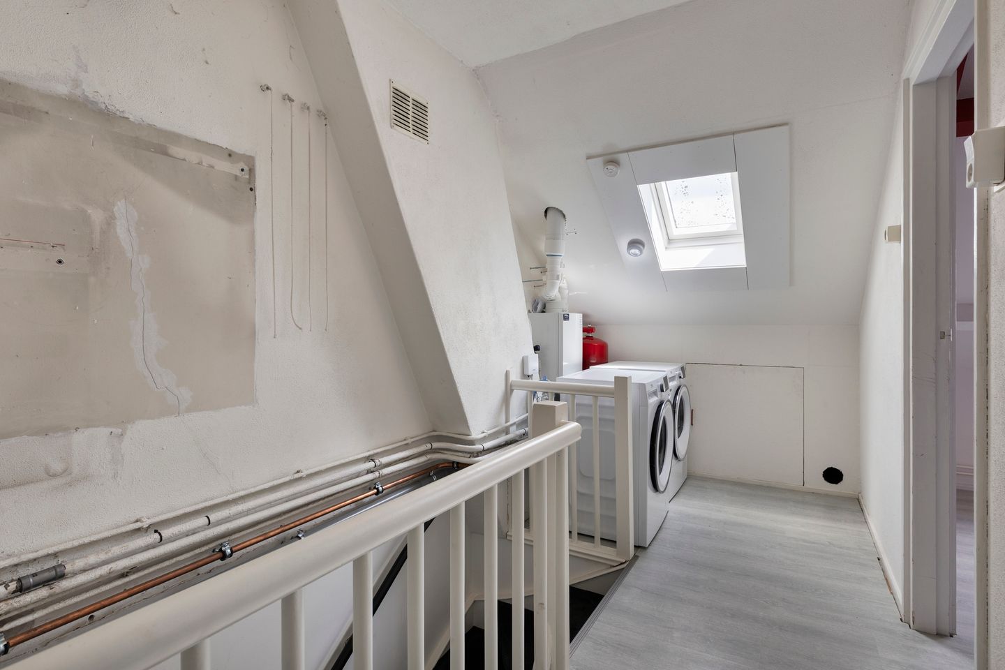 Spacious Corner Home with Garage in Family-Friendly Helmond — 35