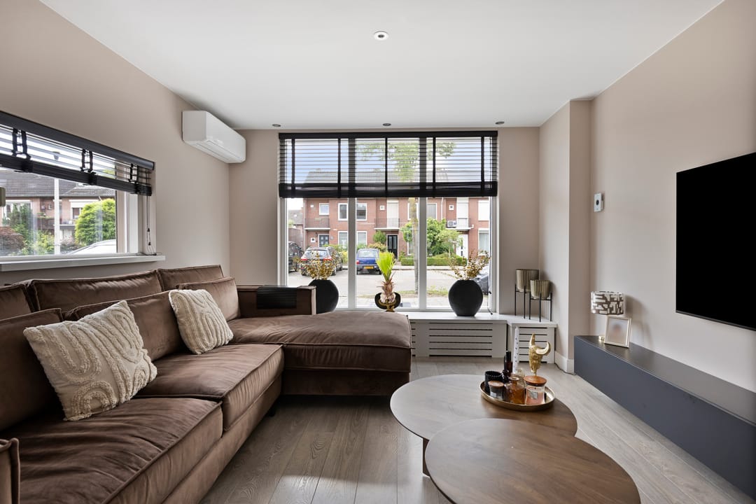 Spacious Corner Home with Garage in Family-Friendly Helmond — 11