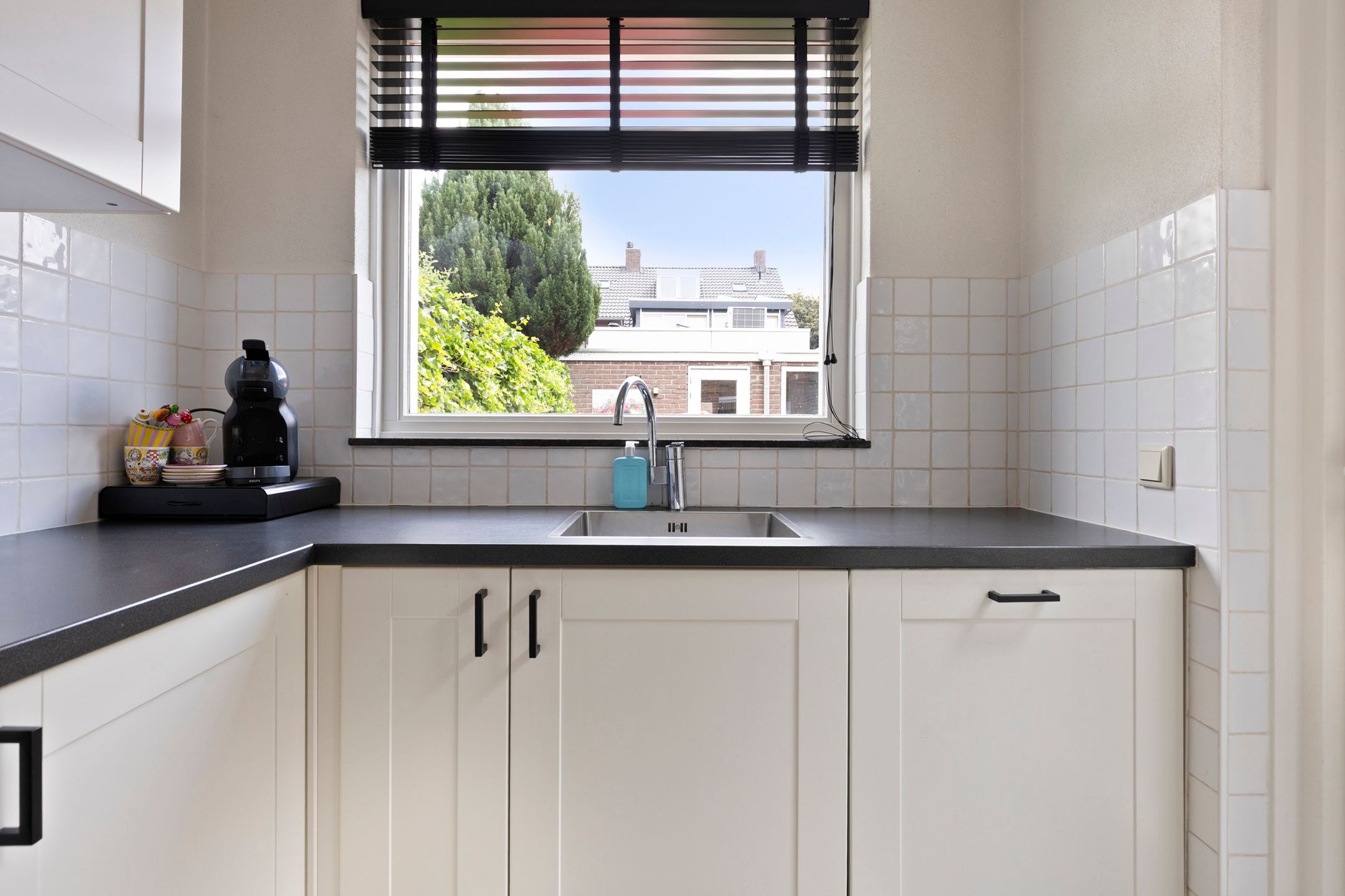 Spacious Corner Home with Garage in Family-Friendly Helmond — 21