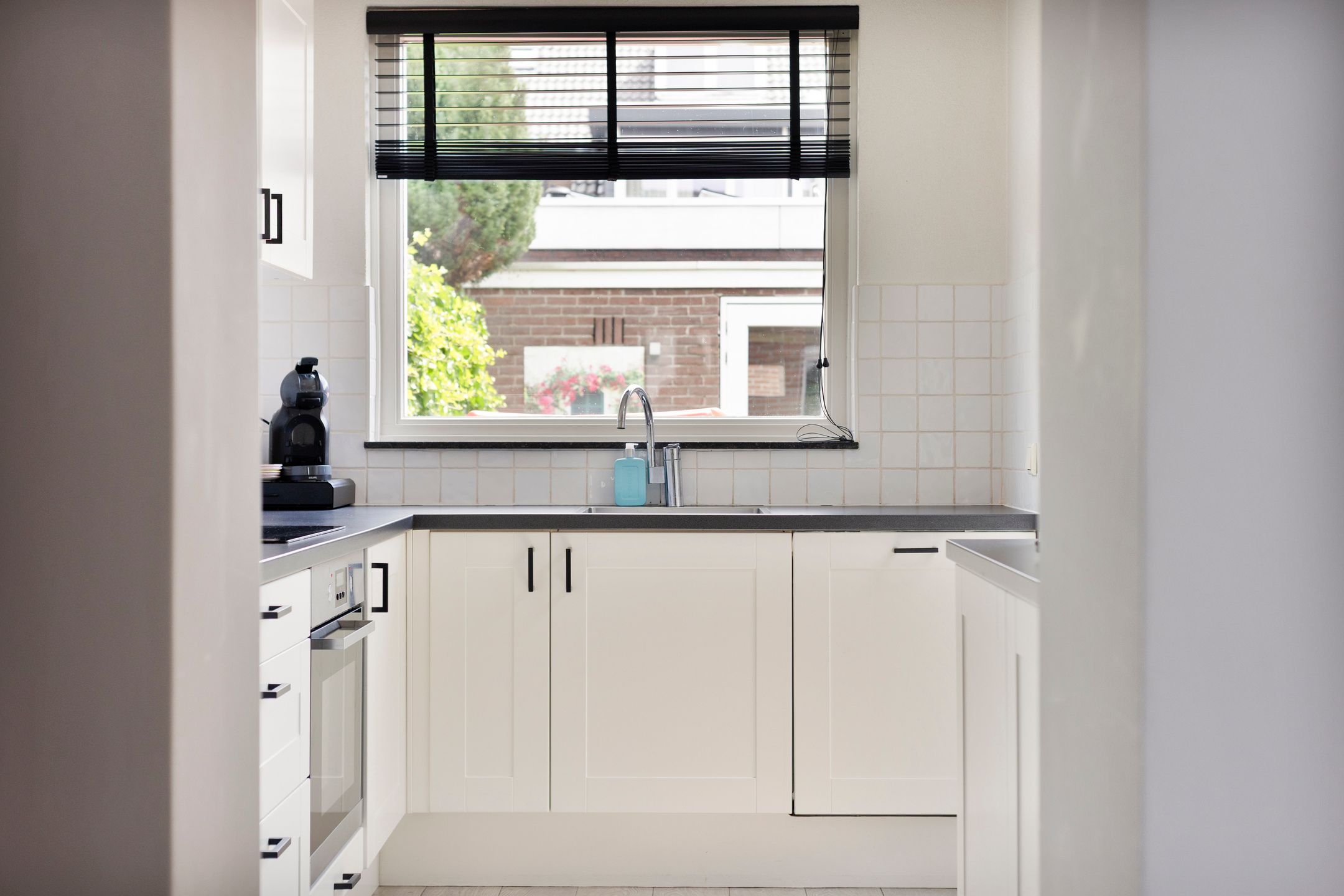 Spacious Corner Home with Garage in Family-Friendly Helmond — 24