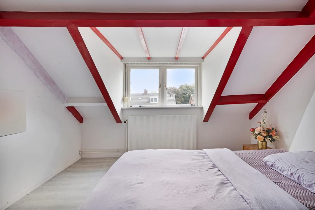 Spacious Corner Home with Garage in Family-Friendly Helmond — 38