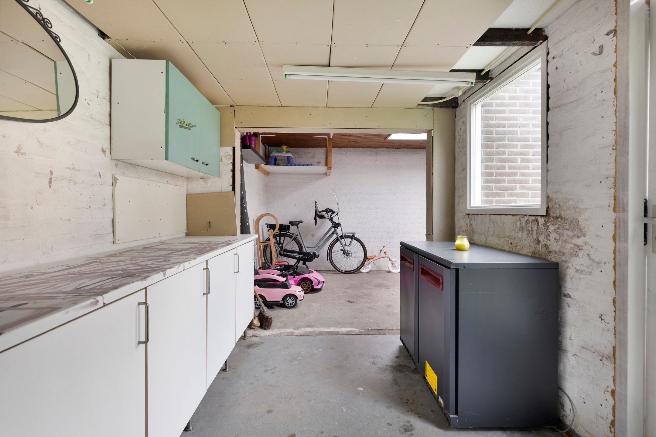 Spacious Corner Home with Garage in Family-Friendly Helmond — 39