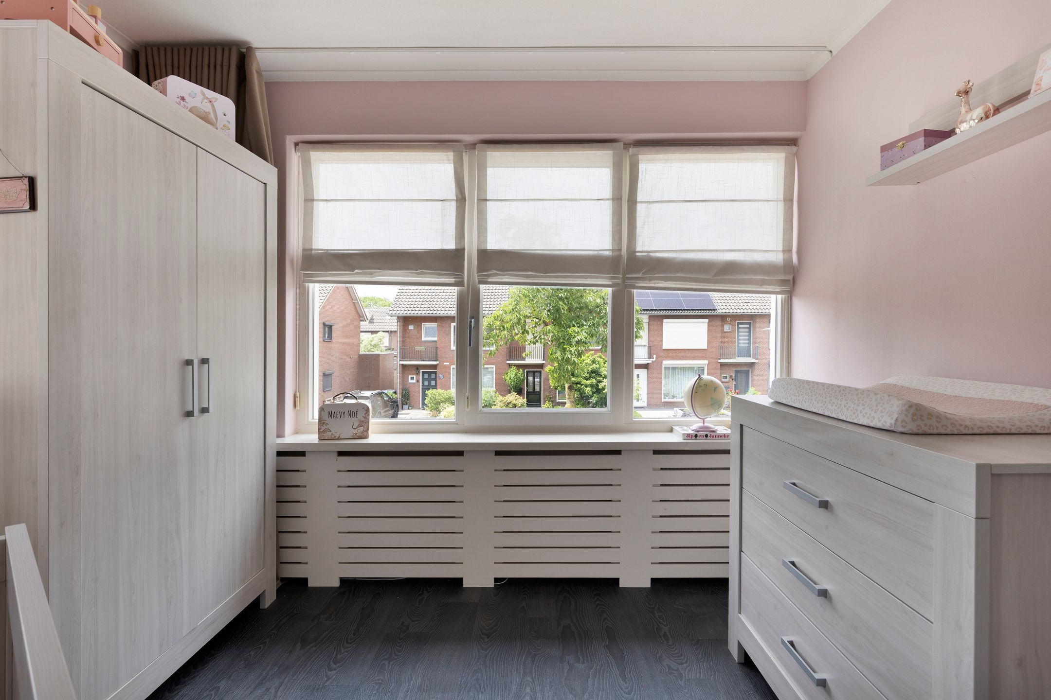 Spacious Corner Home with Garage in Family-Friendly Helmond — 33