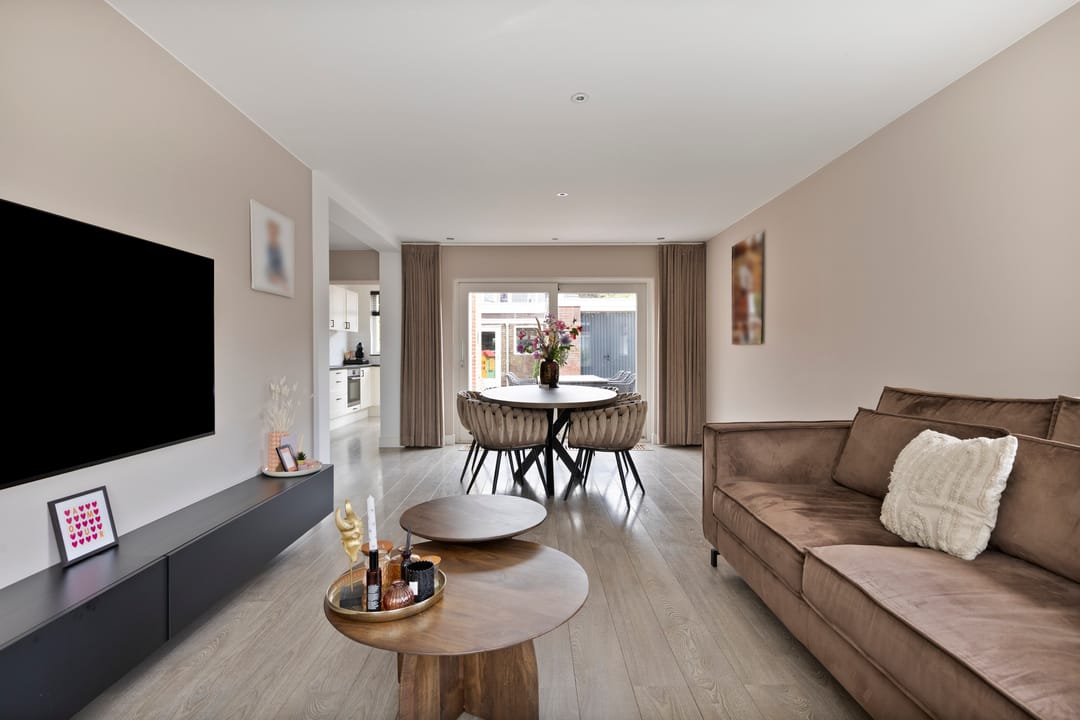 Spacious Corner Home with Garage in Family-Friendly Helmond — 13