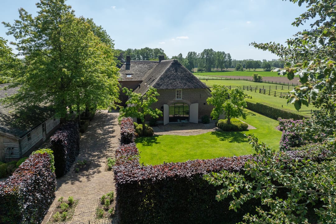 Monumental Farmhouse with Premium Equestrian Facilities in Bergharen — 76