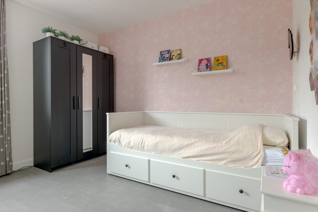 Modernized Semi-Detached Home with Garage in Child-Friendly Oosterboer — 23