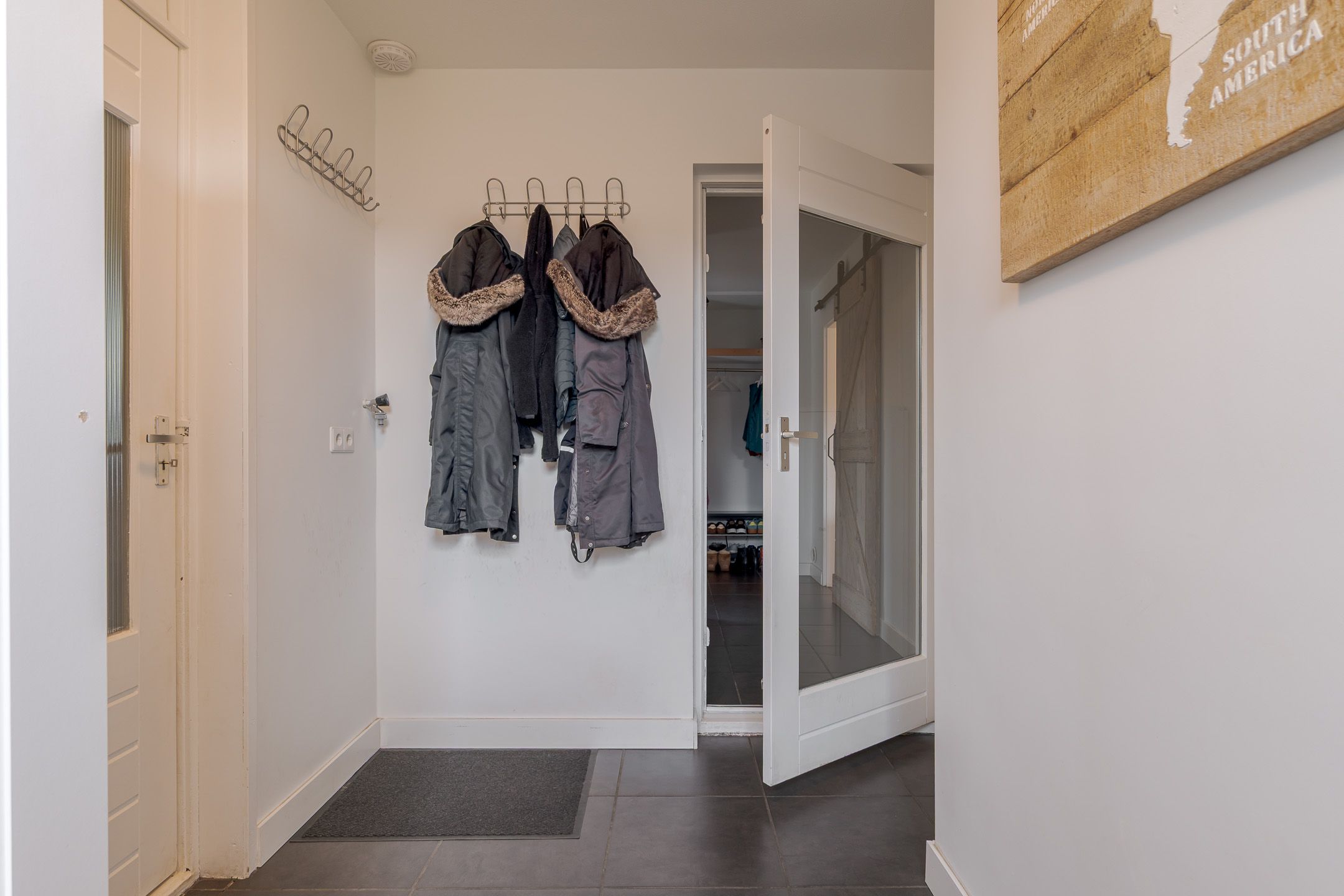 Modernized Semi-Detached Home with Garage in Child-Friendly Oosterboer — 33