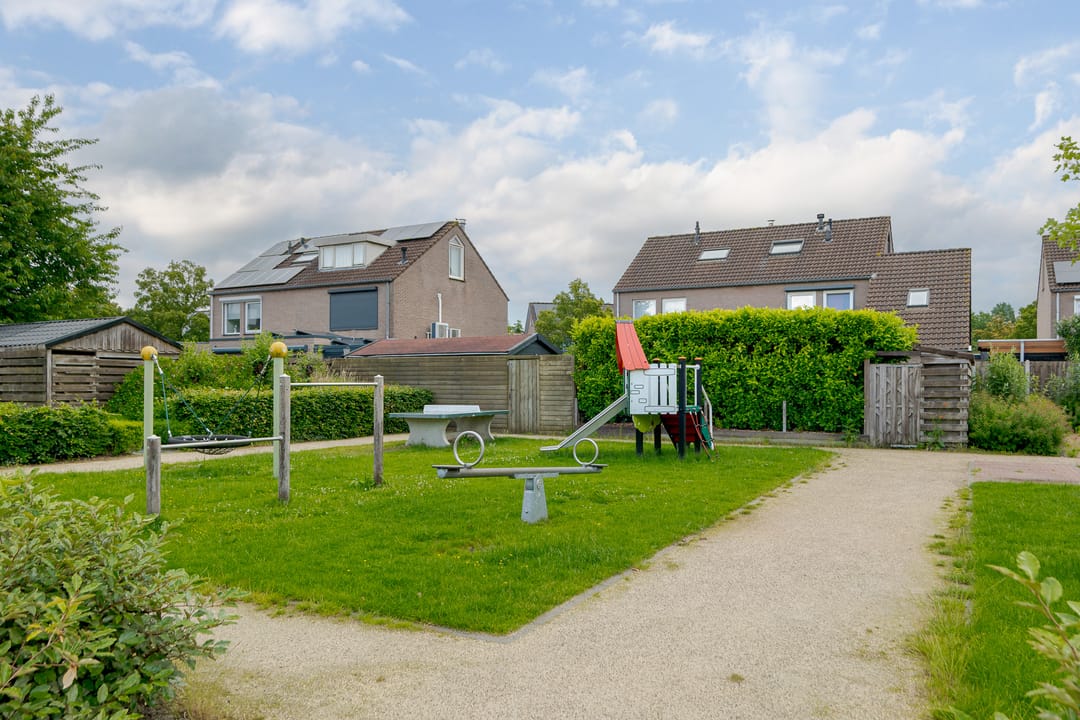 Modernized Semi-Detached Home with Garage in Child-Friendly Oosterboer — 43