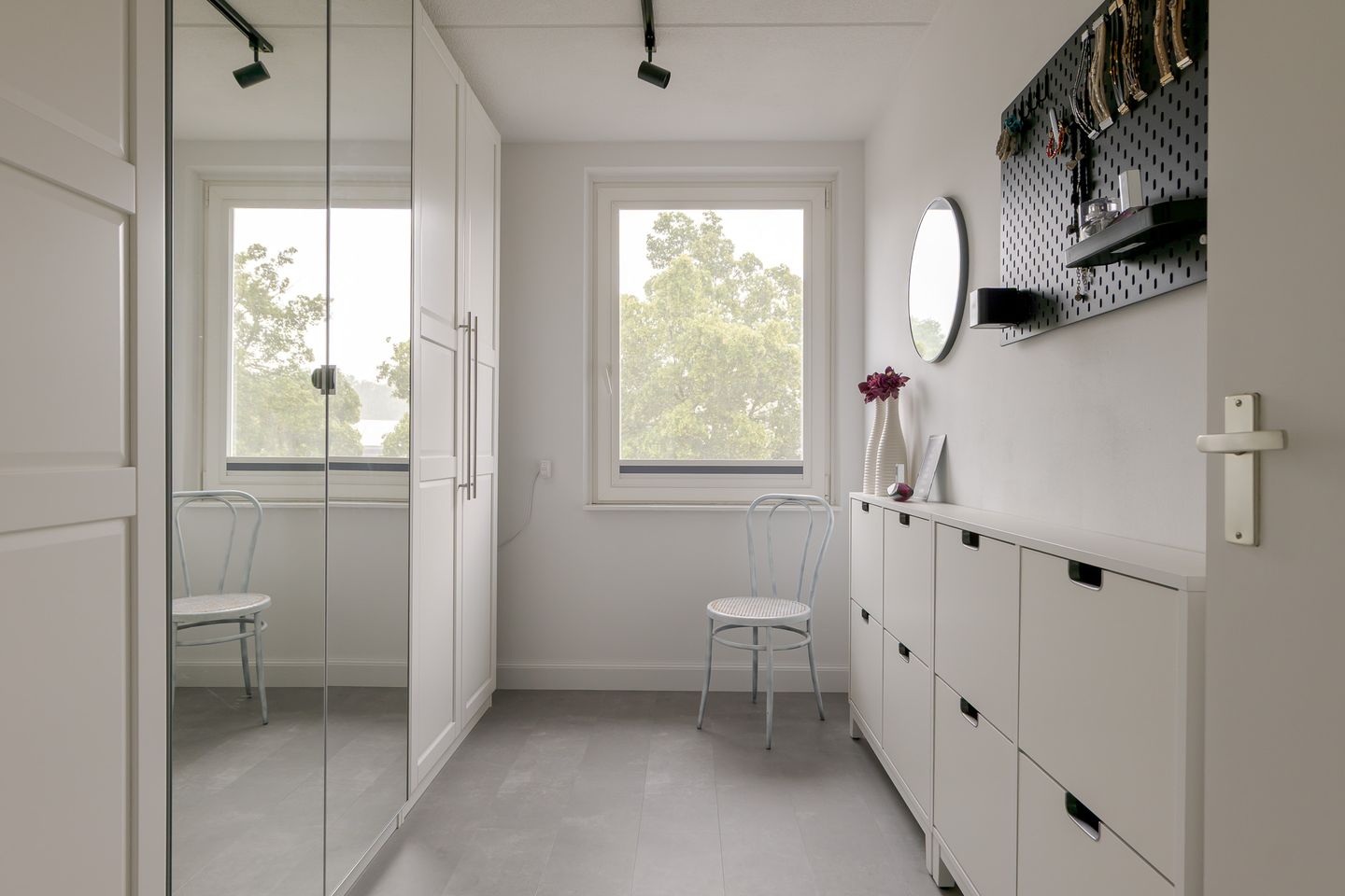 Modernized Semi-Detached Home with Garage in Child-Friendly Oosterboer — 25