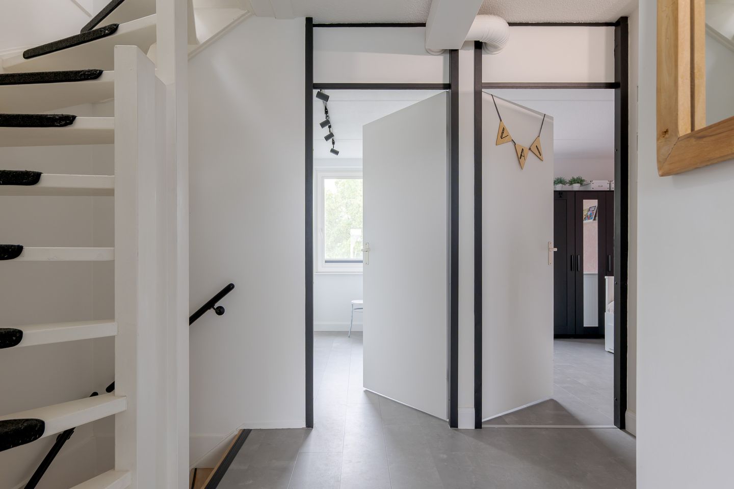 Modernized Semi-Detached Home with Garage in Child-Friendly Oosterboer — 19