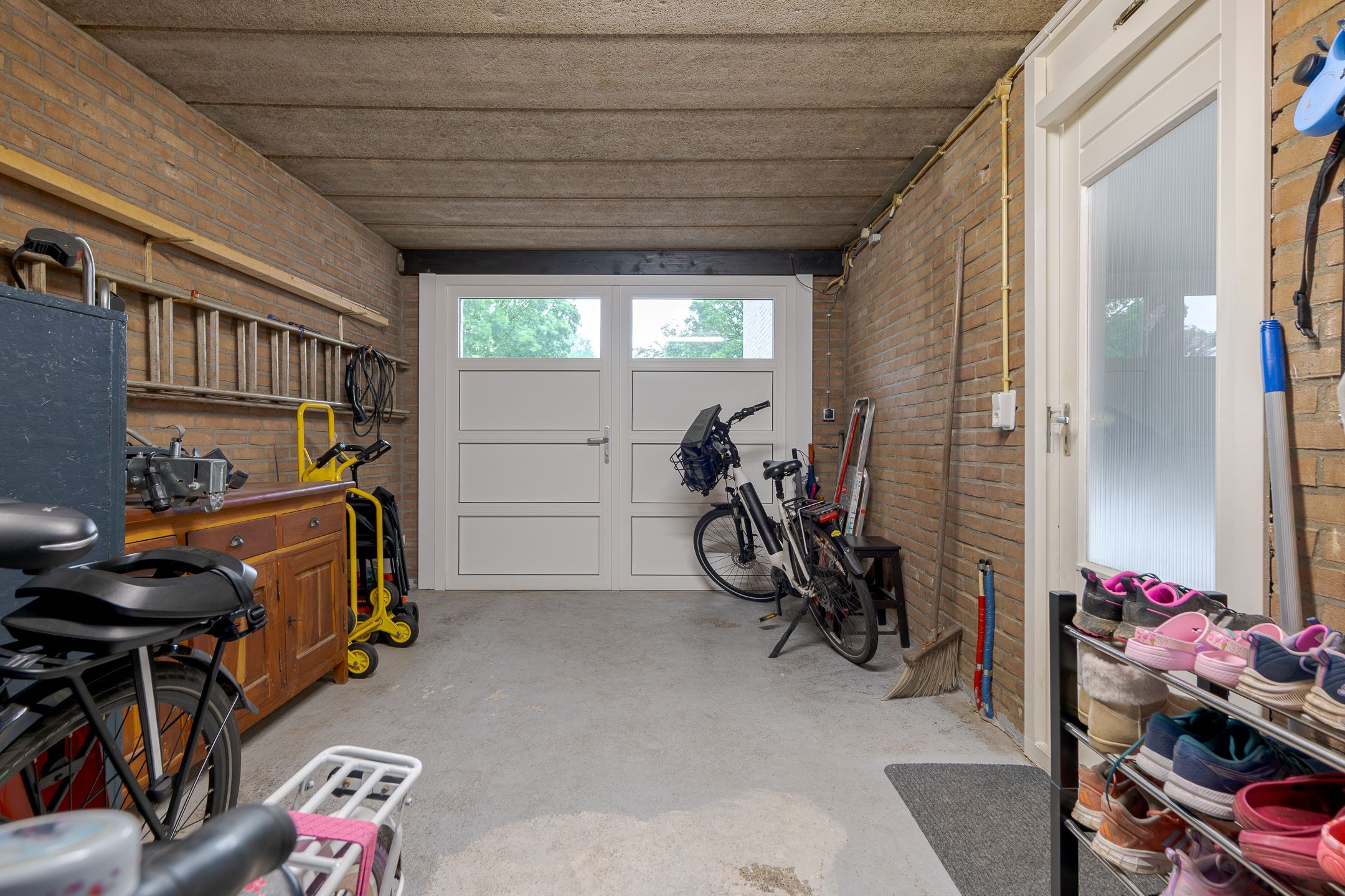 Modernized Semi-Detached Home with Garage in Child-Friendly Oosterboer — 36