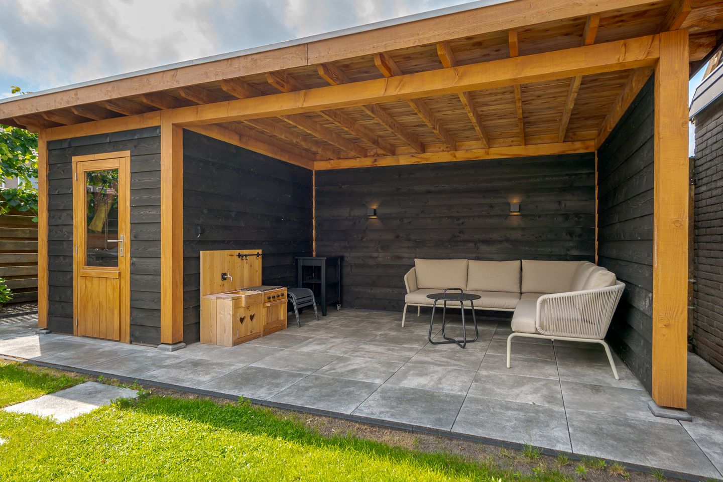 Modernized Semi-Detached Home with Garage in Child-Friendly Oosterboer — 40