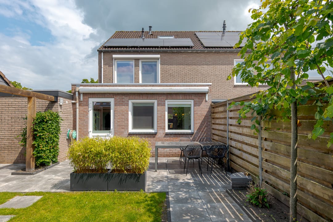 Modernized Semi-Detached Home with Garage in Child-Friendly Oosterboer — 37