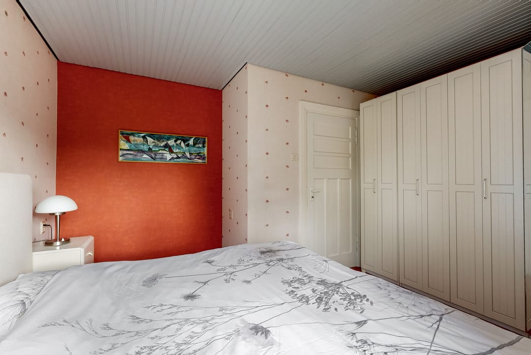 Characterful 1930s Detached Home with Renovation Potential in Reuver — 16