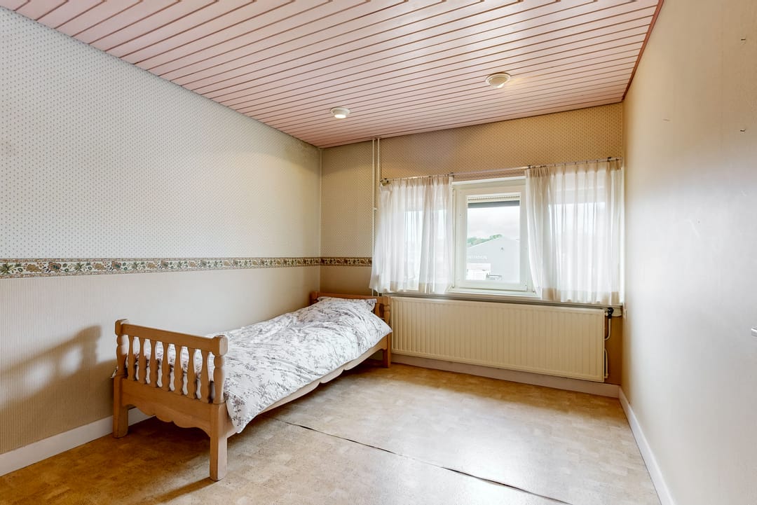 Characterful 1930s Detached Home with Renovation Potential in Reuver — 17